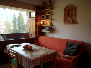 Studio-mezzanine avec rangements près des pistes, balcon, parking et équipements complets à Crest-Voland - FR-1-733-113